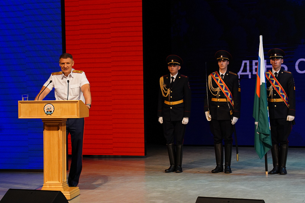 Глава Башкирии поздравил сотрудников СКР с профессиональным праздником