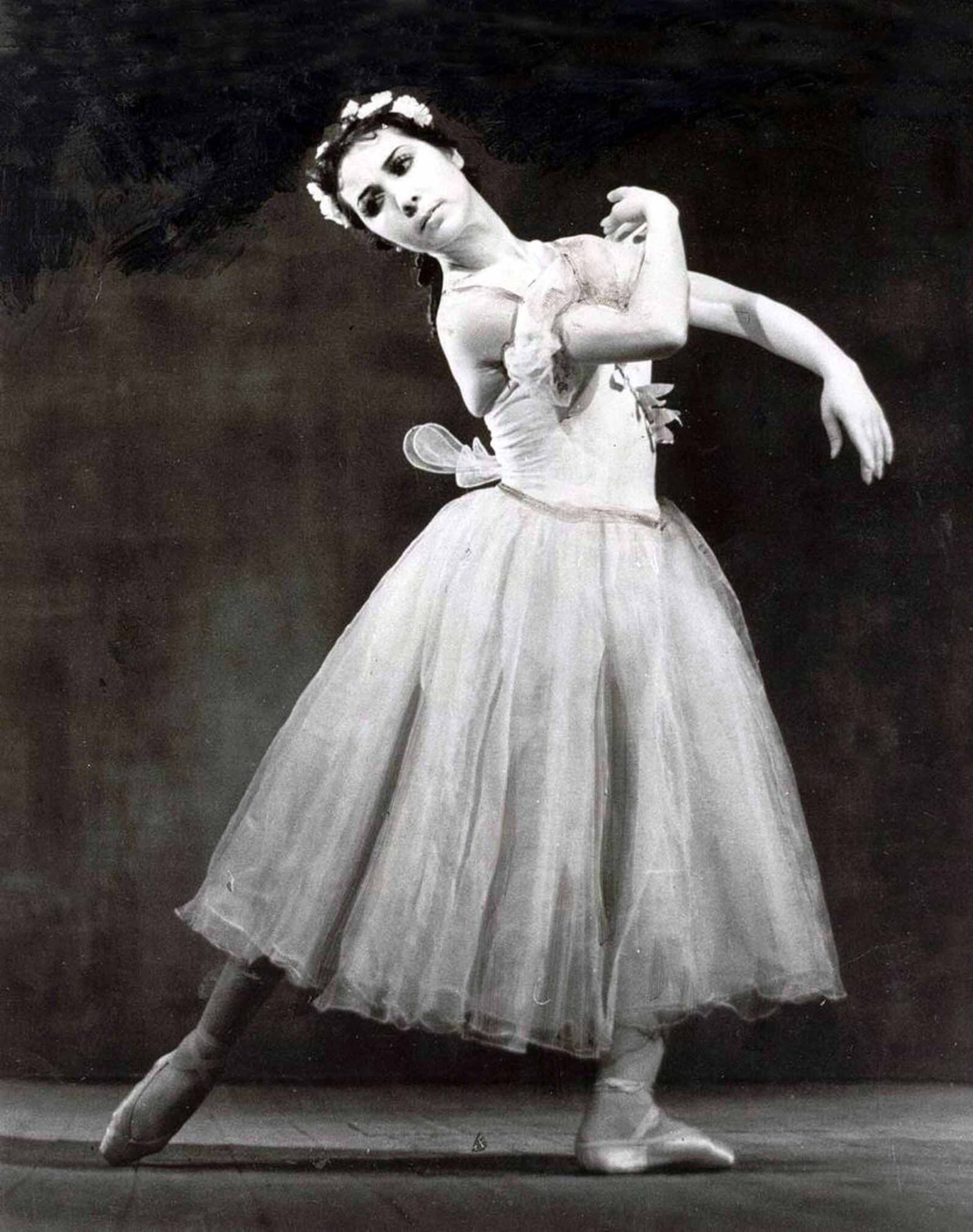 с сайта vatandash.ru Зайтуна Насретдинова исполняла ведущие партии почти во всех классических балетах.