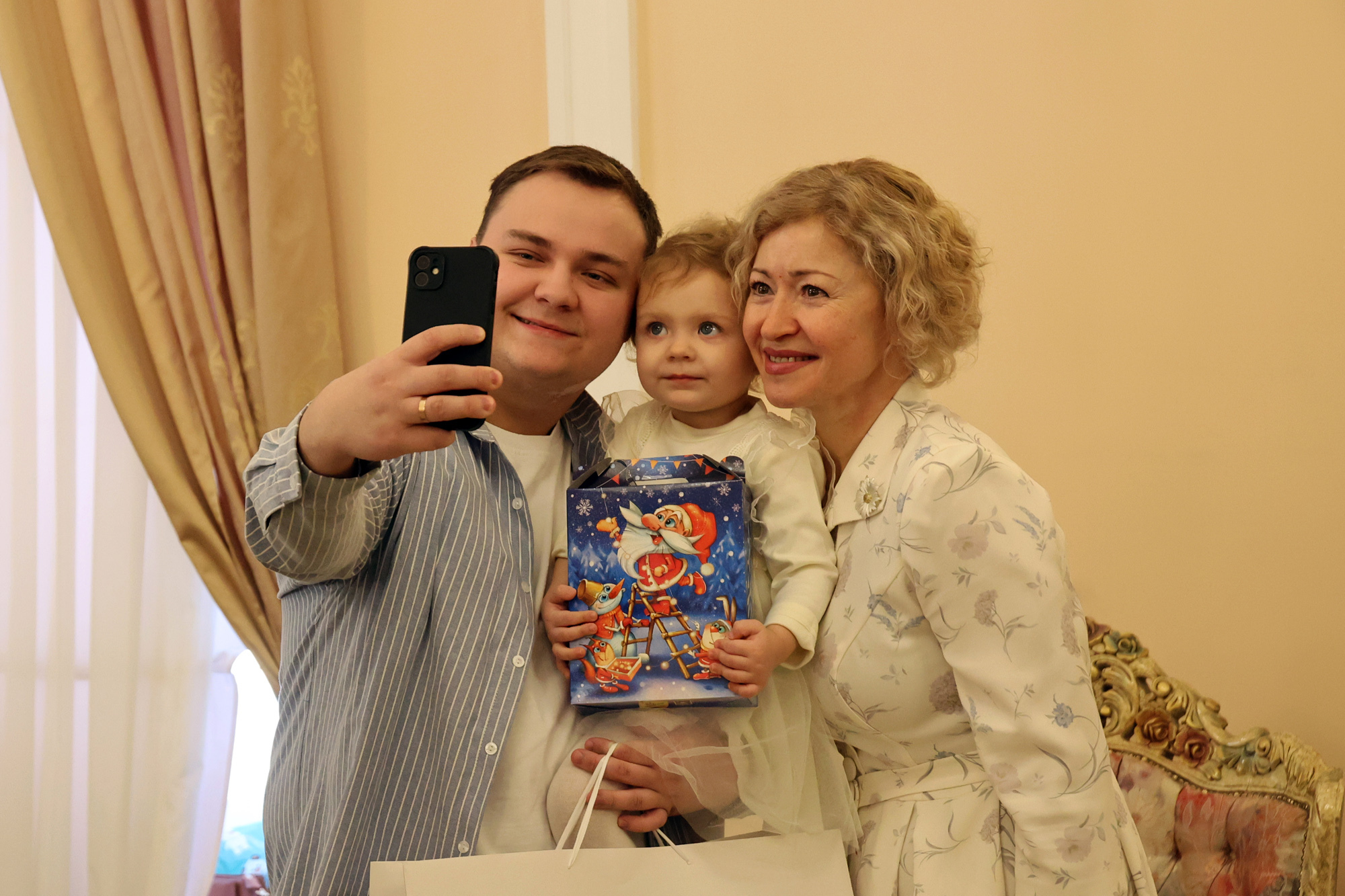 В Уфе состоялась встреча с победителями и призёрами конкурса «Семья года — 2025»