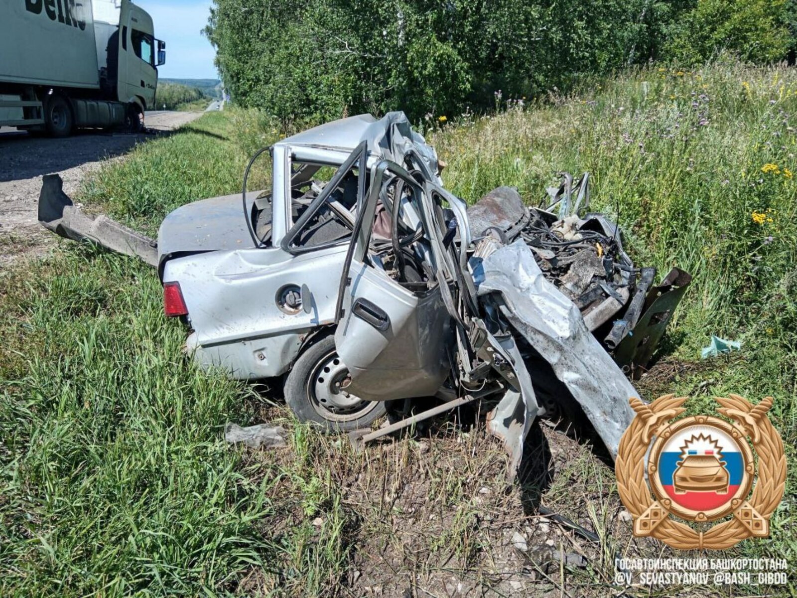 В Башкирии в аварии с грузовиком погиб 25-летний водитель