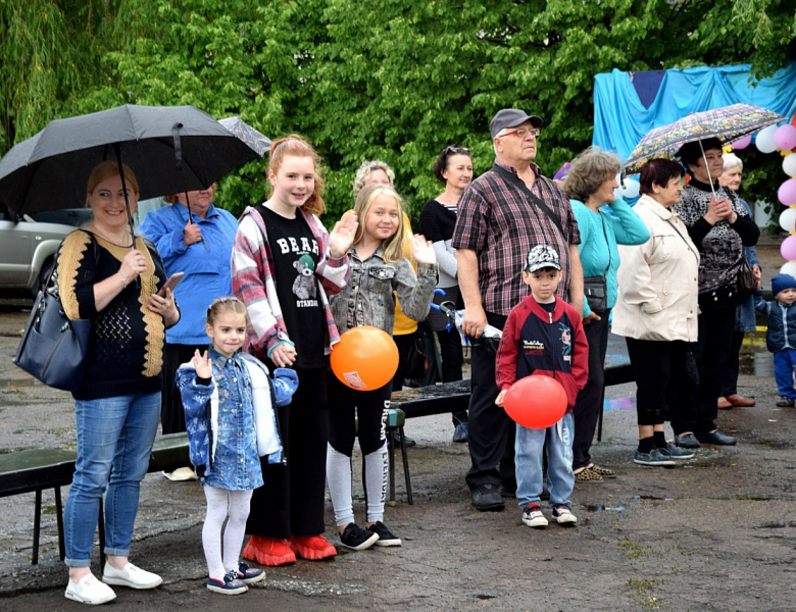 В Луганске открылась детская площадка, подаренная Башкирией