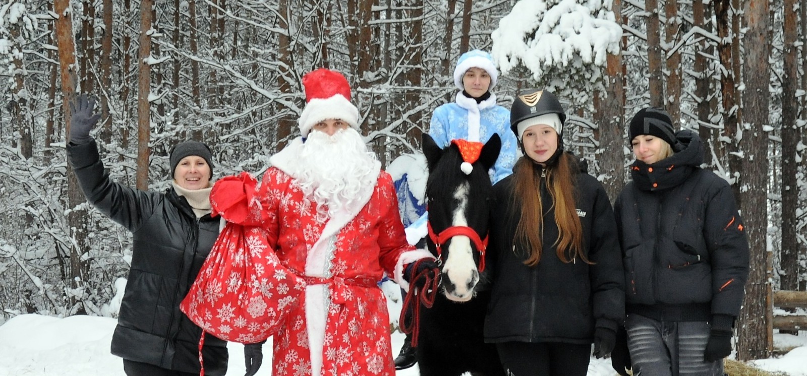 Ринат РАЗАПОВ  Волонтёры клуба «Эскада» надеются, что новый год принесёт новые возможности.