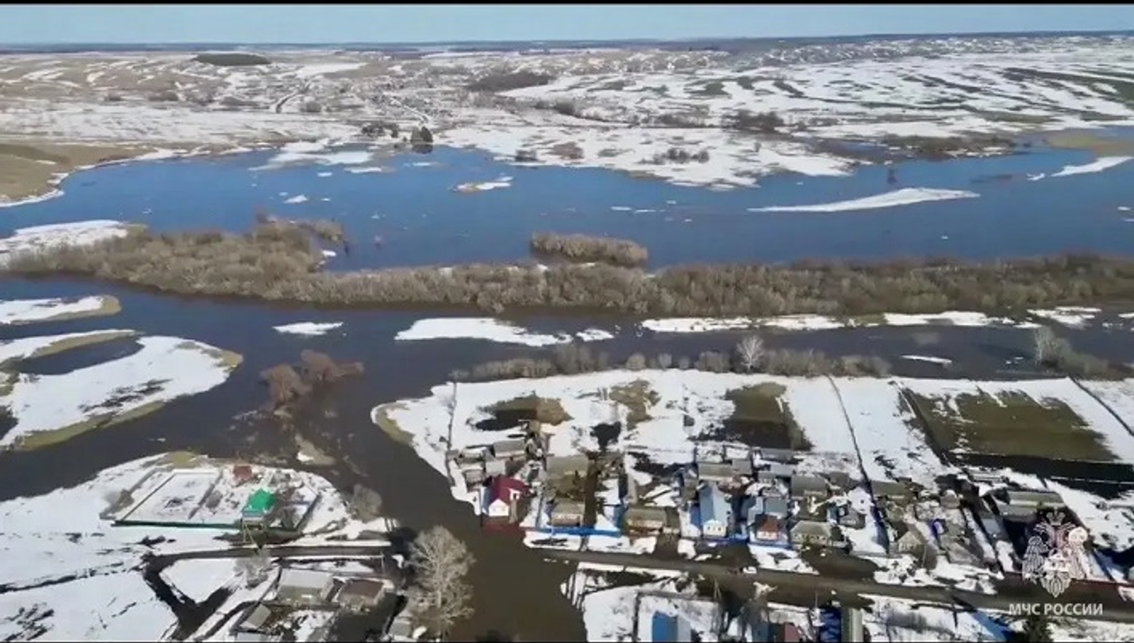 В Башкирии подтоплены дороги, мосты и садовые участки