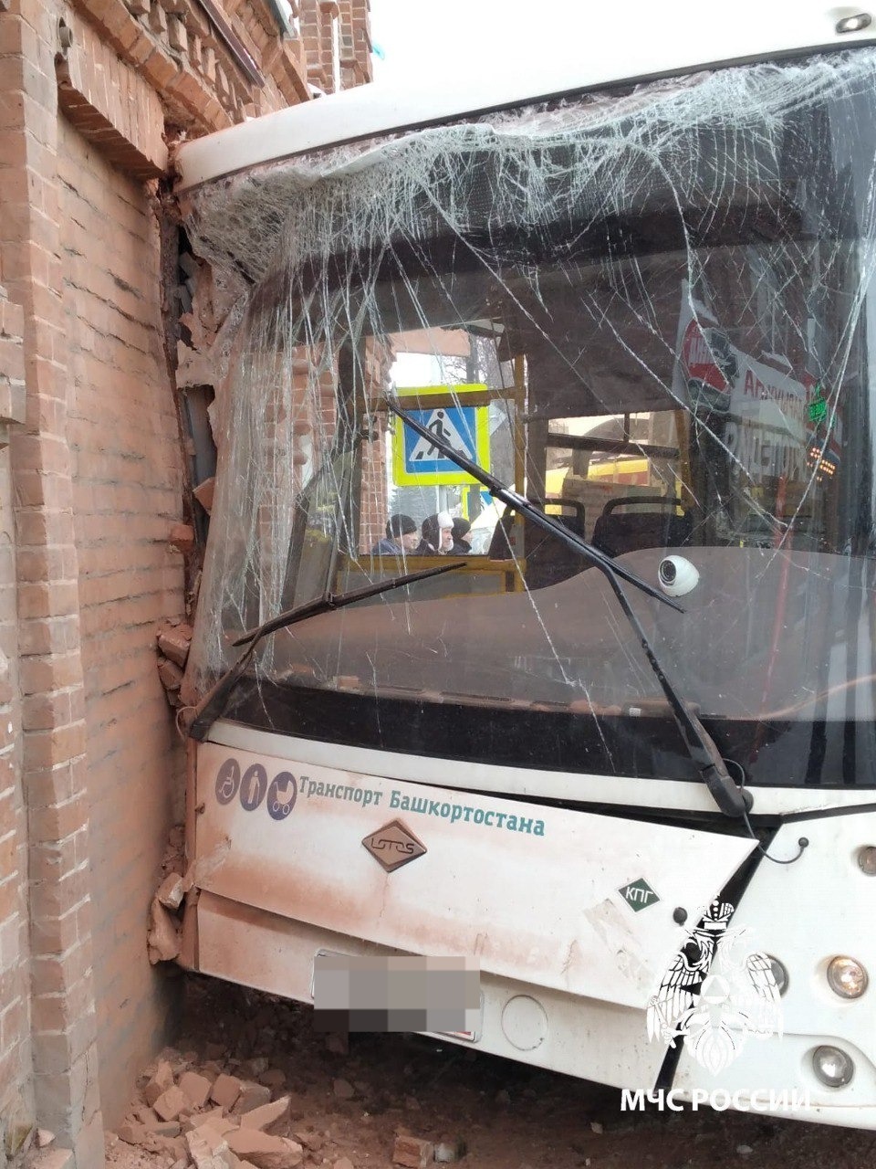 В центре Уфы столкнулись два пассажирских автобуса. Есть пострадавшие