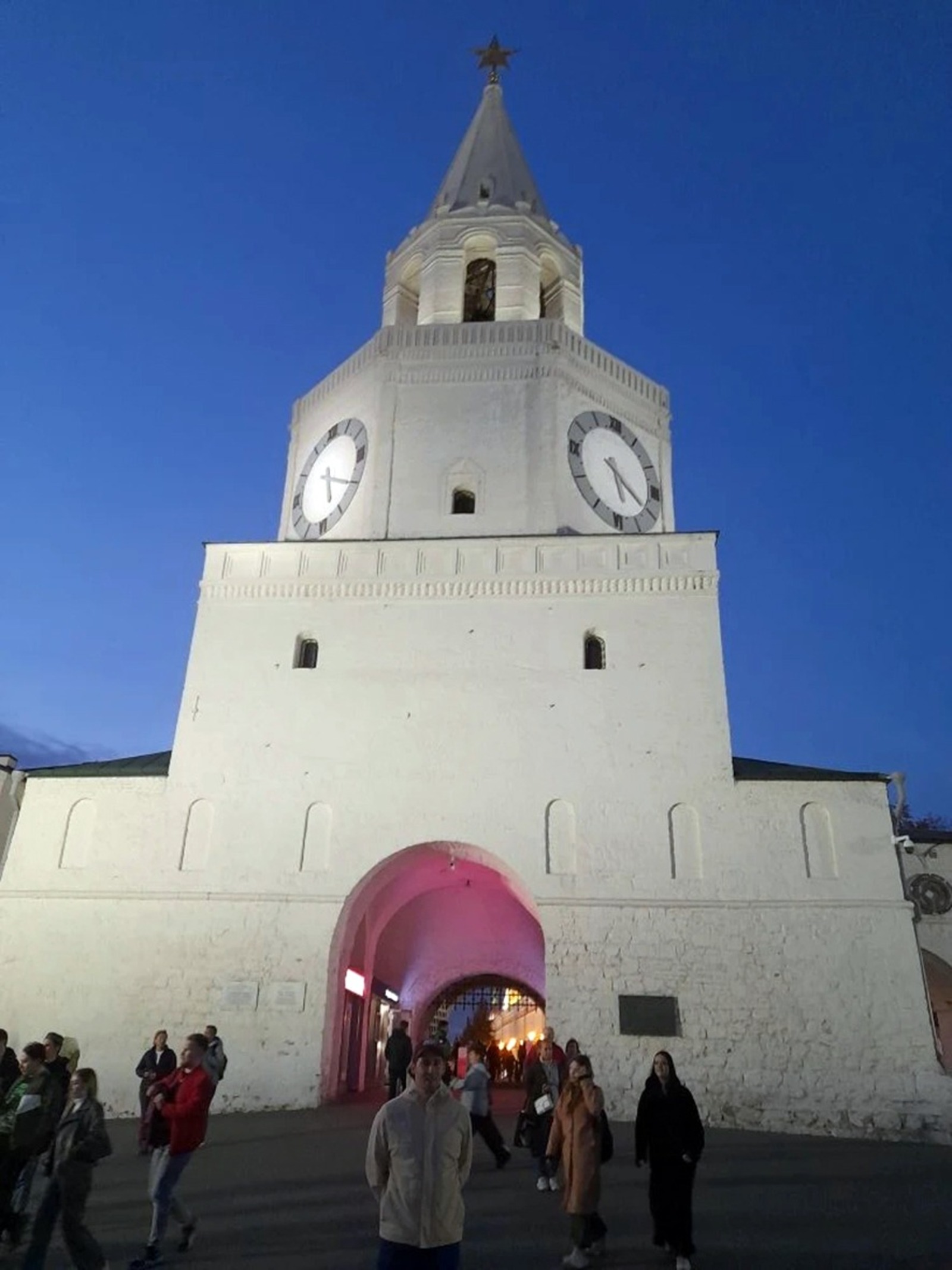 автора Главная достопримечательность — Казанский кремль.