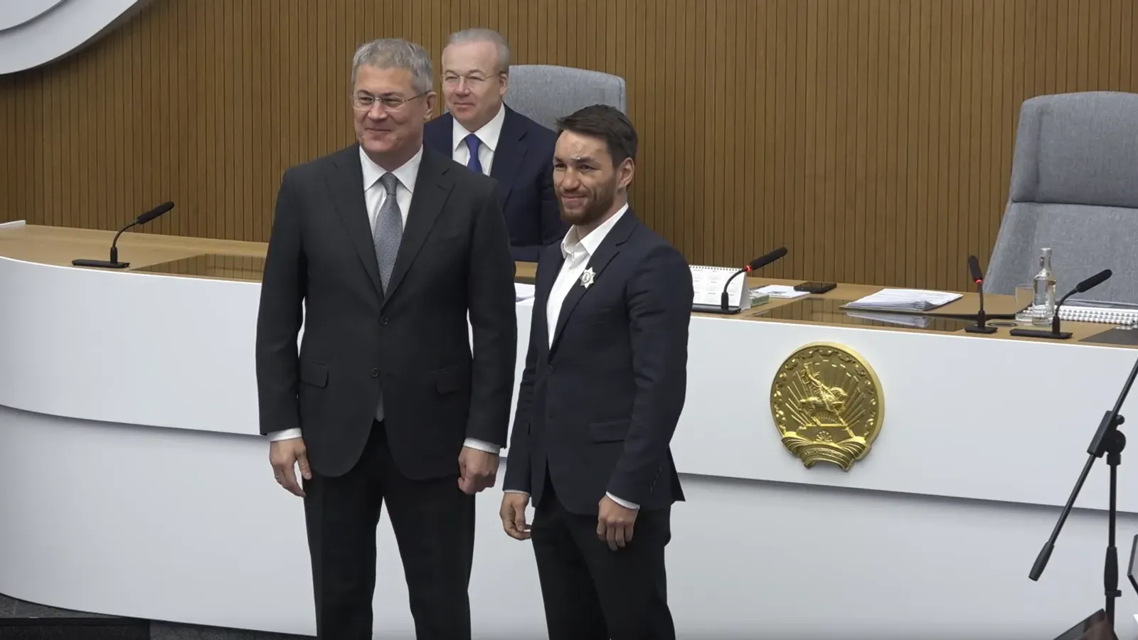 Боксёр Артур Субханкулов получил из рук главы Башкирии орден Салавата Юлаева