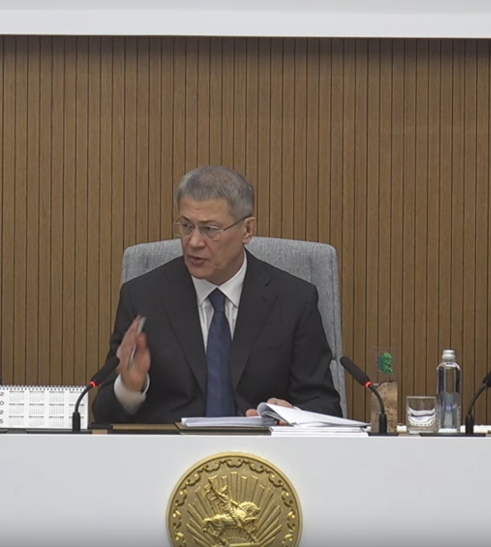 Глава Башкирии поручил правительству отслеживать качество уборки снега