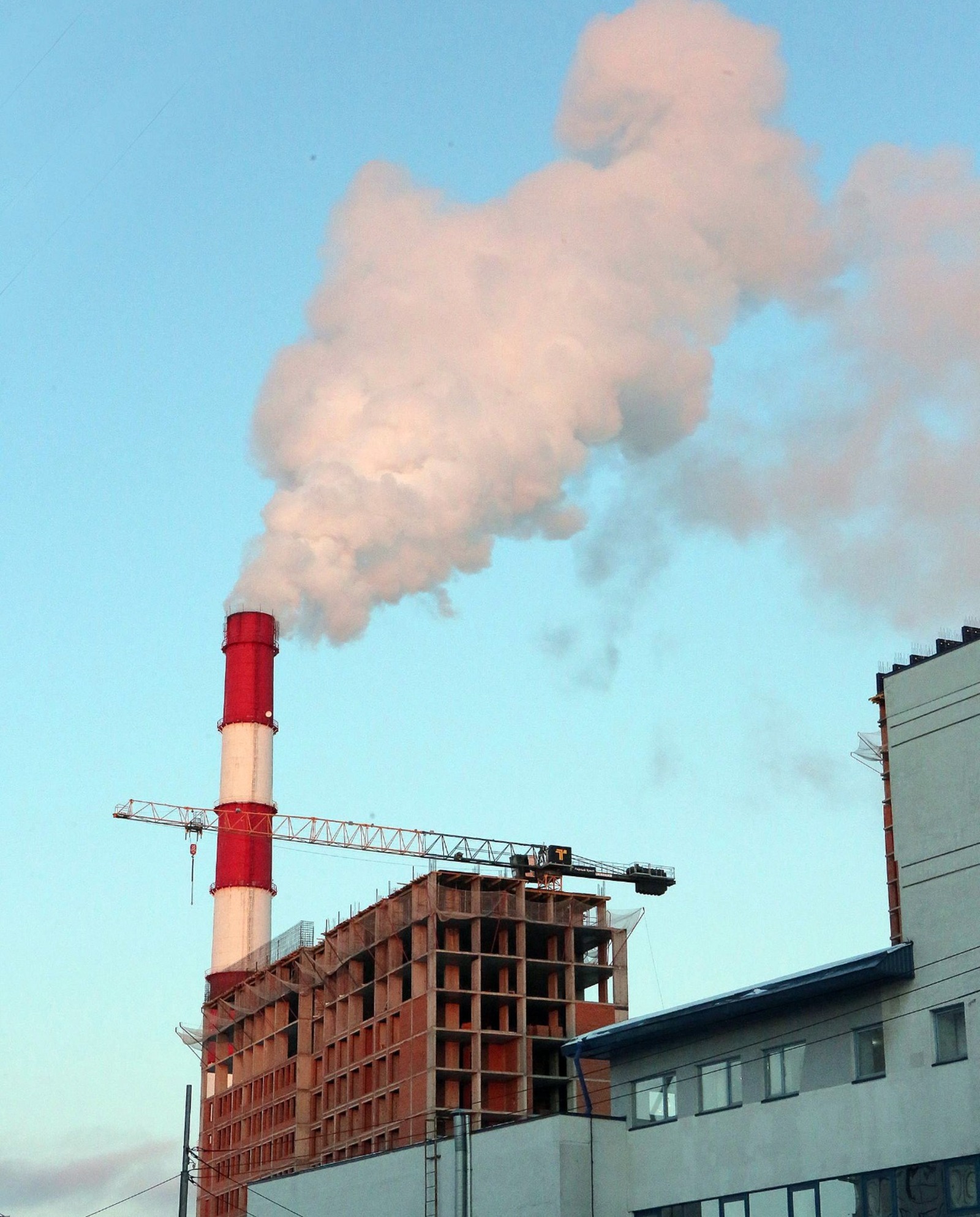 Александр ДАНИЛОВ  Самые крупные загрязнители воздуха находятся недалеко от жилых домов.