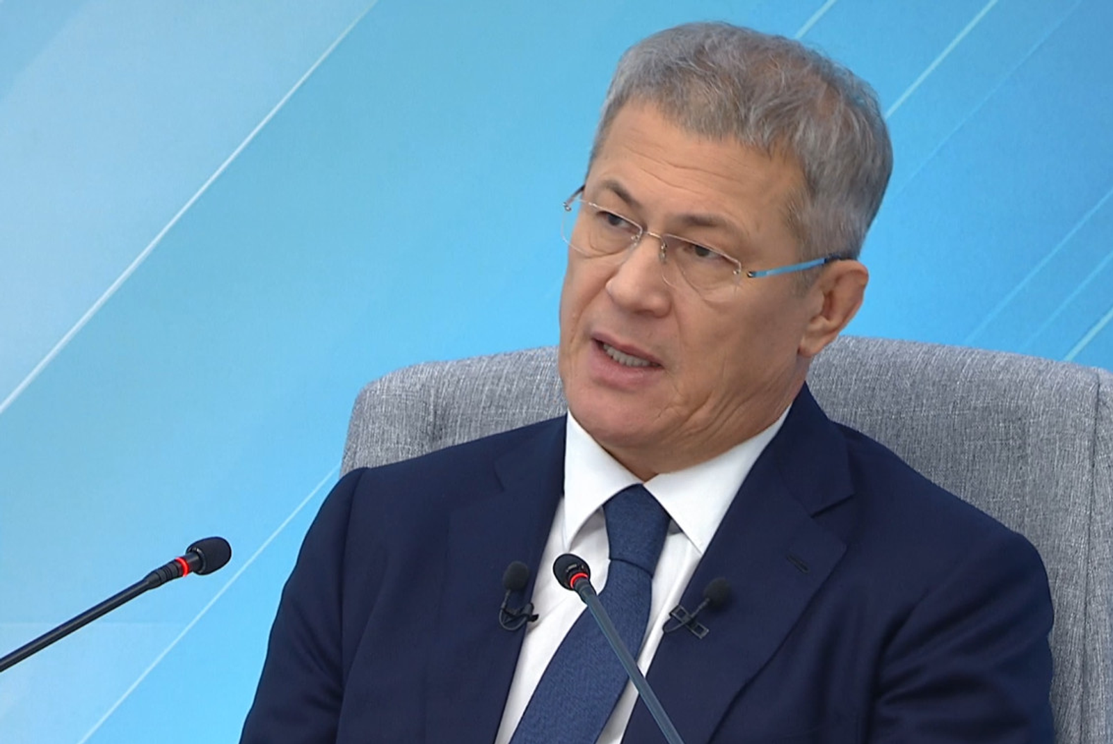 Радий Хабиров поручил разобраться с редким заболеванием — лейкоплакией у детей