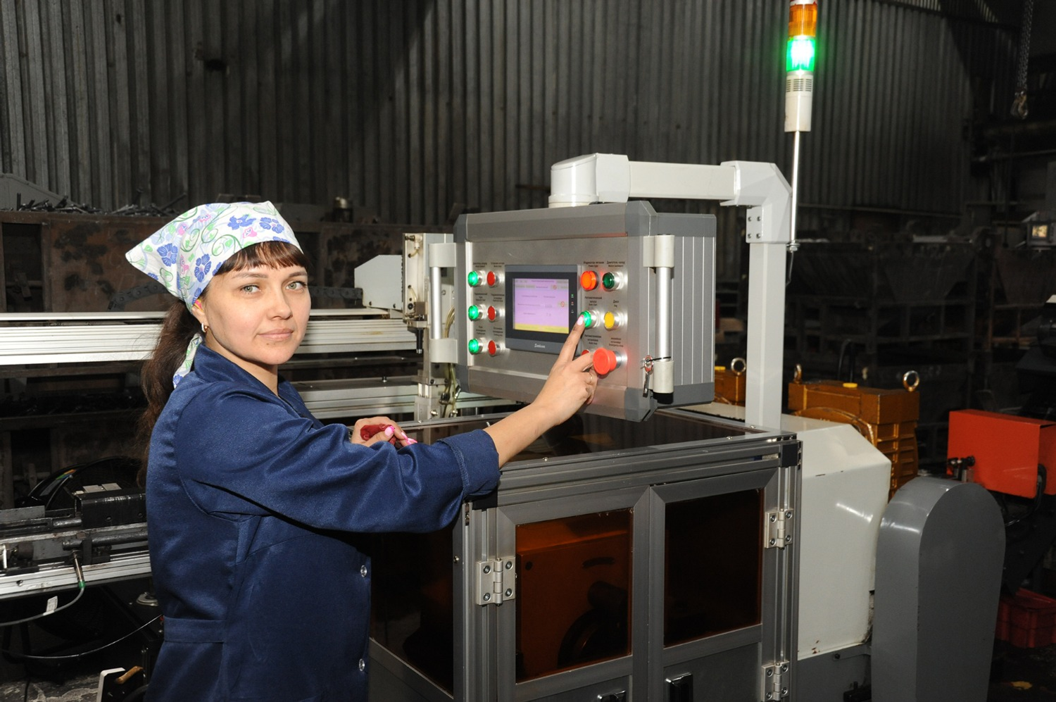 Ринат РАЗАПОВ  Анастасия Зайцева отмечает, что новые станки повысили производительность в разы.