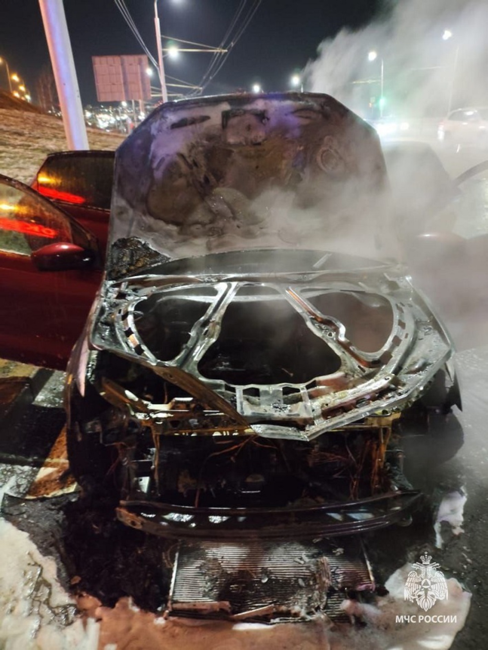 В Уфе за сутки загорелись две иномарки