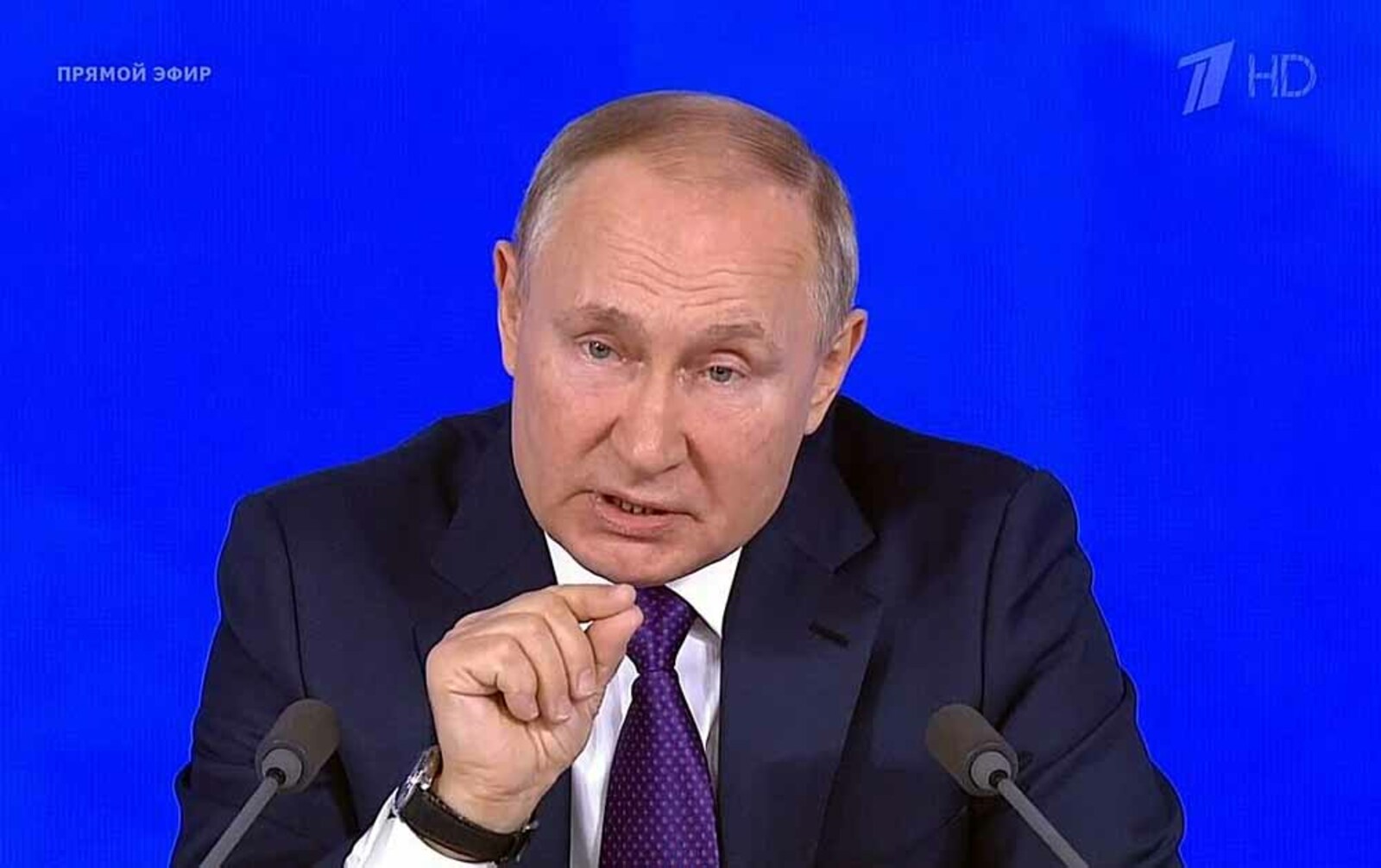 Традиционная ежегодная большая пресс-конференция Владимира Путина в этом году длилась 3 часа 56 минут