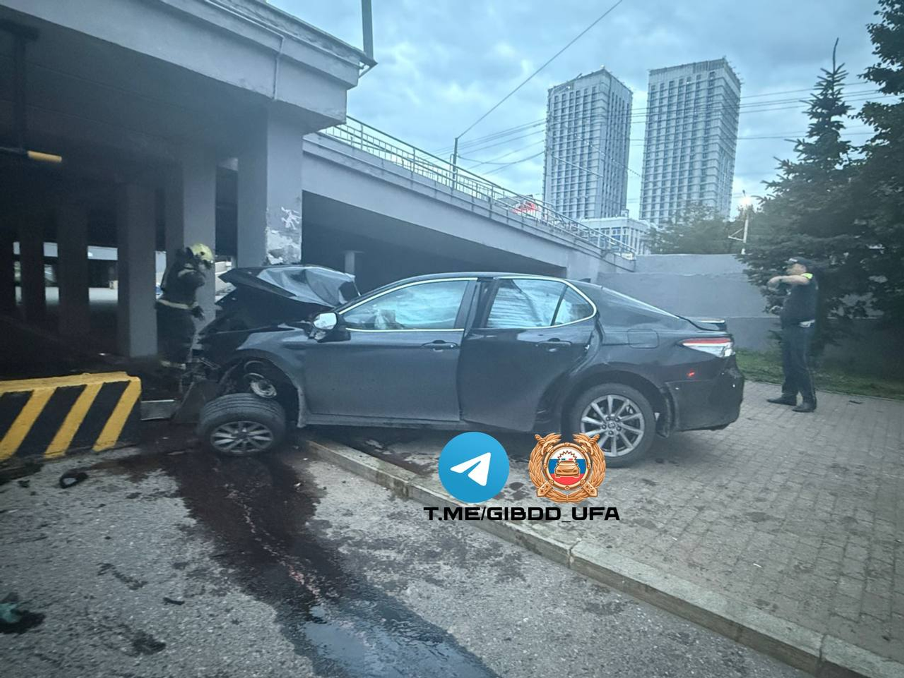В Уфе водитель «Тойоты» госпитализирован после наезда на здание