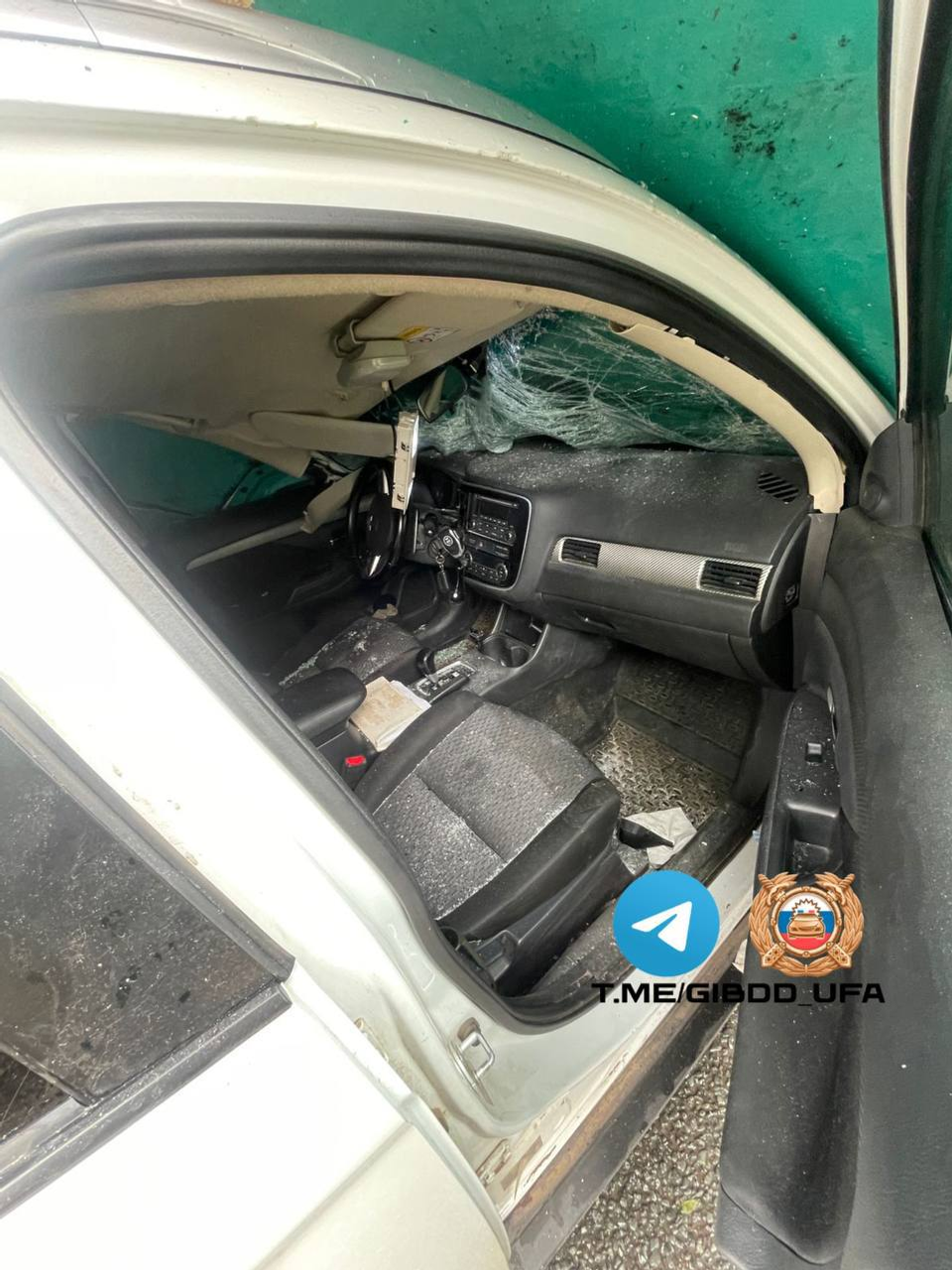 В Уфе грузовик снёс припаркованные легковушки