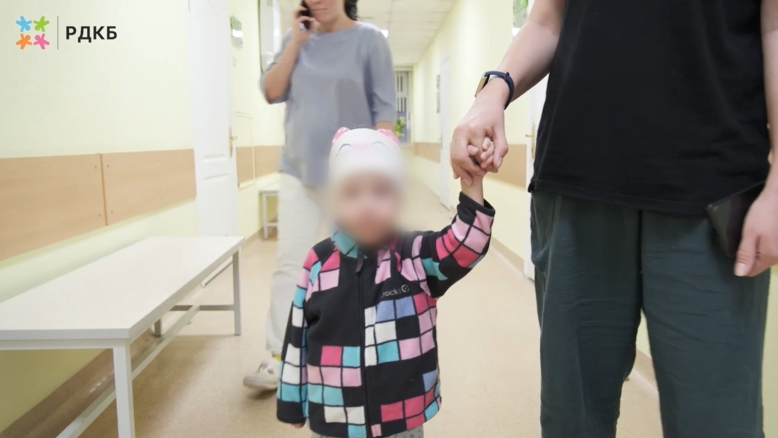 В Уфу после лечения вернулась девочка, которую жестокий отец выбросил из окна