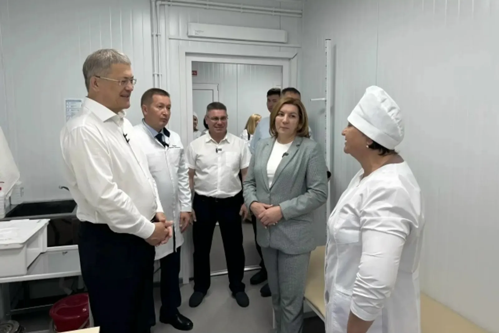 Радий Хабиров рассказал об акушерке из Кармаскалинского района