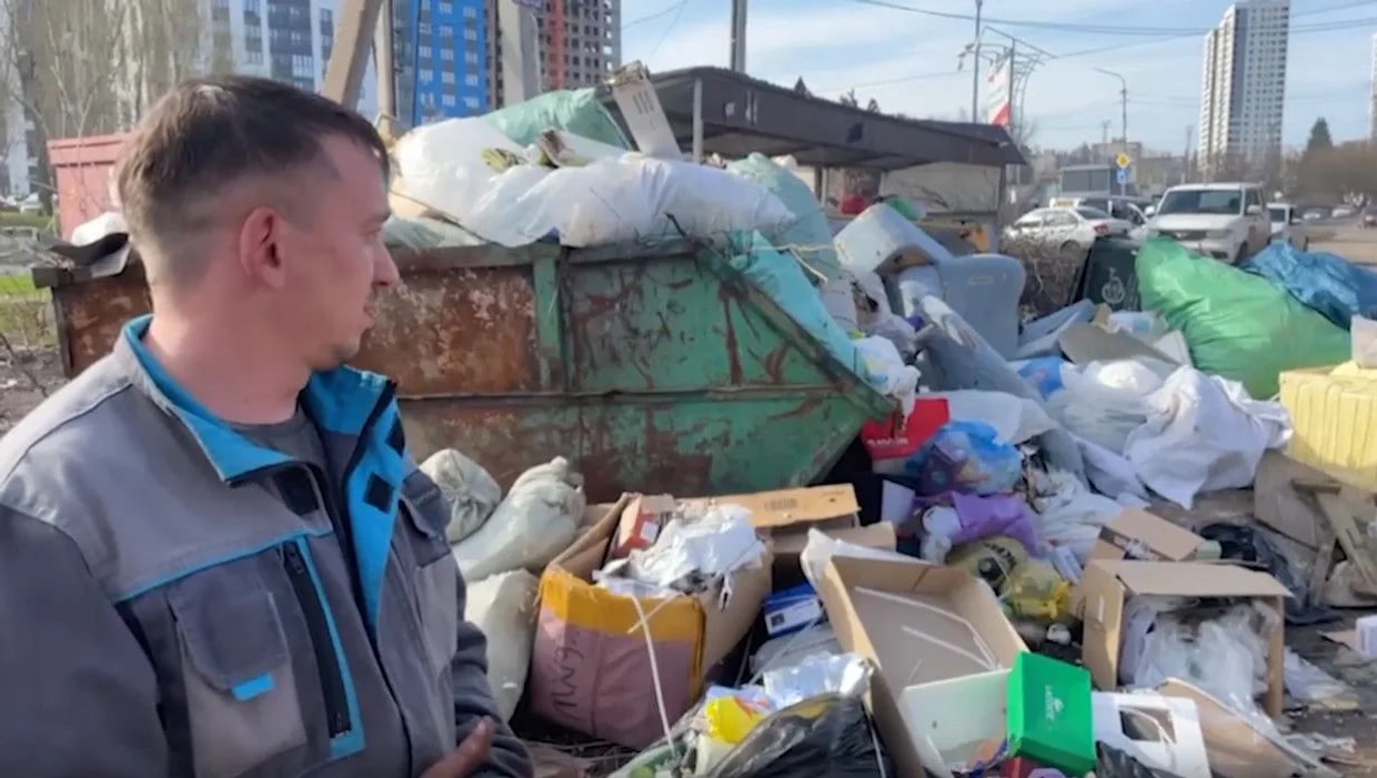 В Уфе к «мусоркам» нельзя подойти из-за… мусора