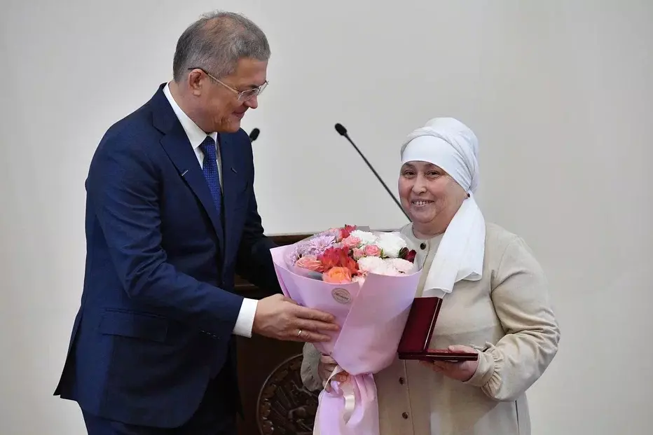 Радий Хабиров вручил государственные награды