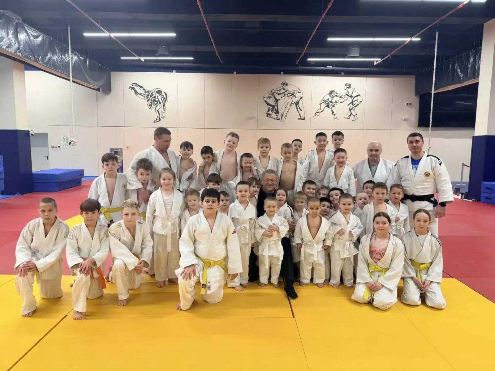 Радий Хабиров посетил в Уфе Дворец борьбы