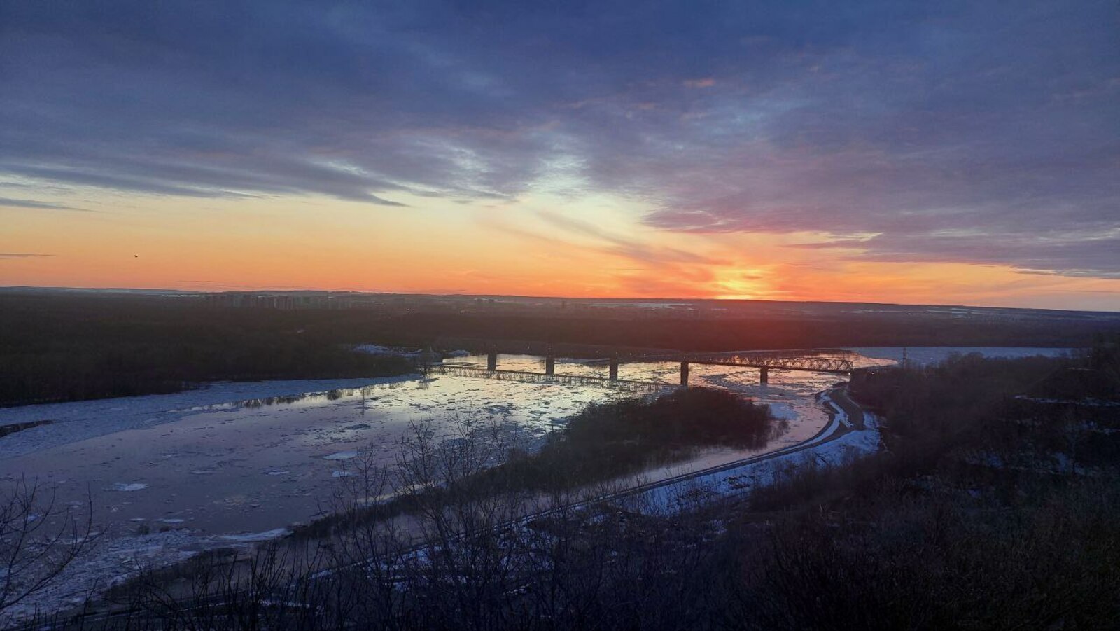 МЧС предупредило о тумане и гололедице на дорогах Башкирии