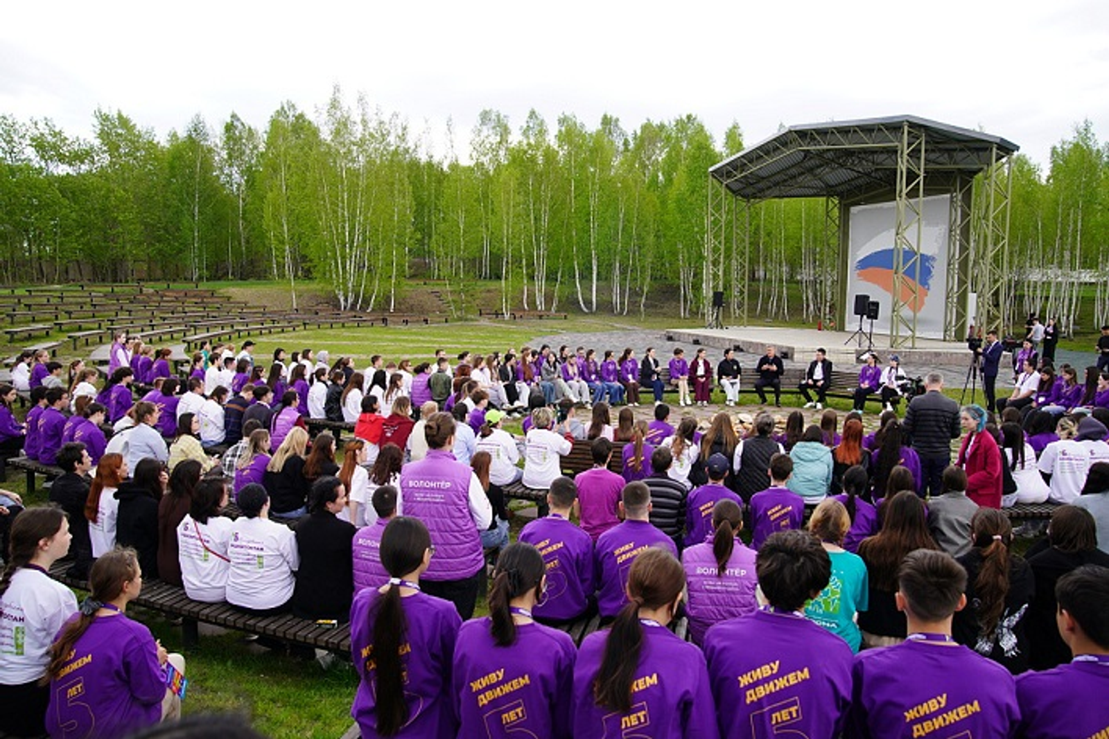Радий Хабиров пообщался с молодёжными активистами