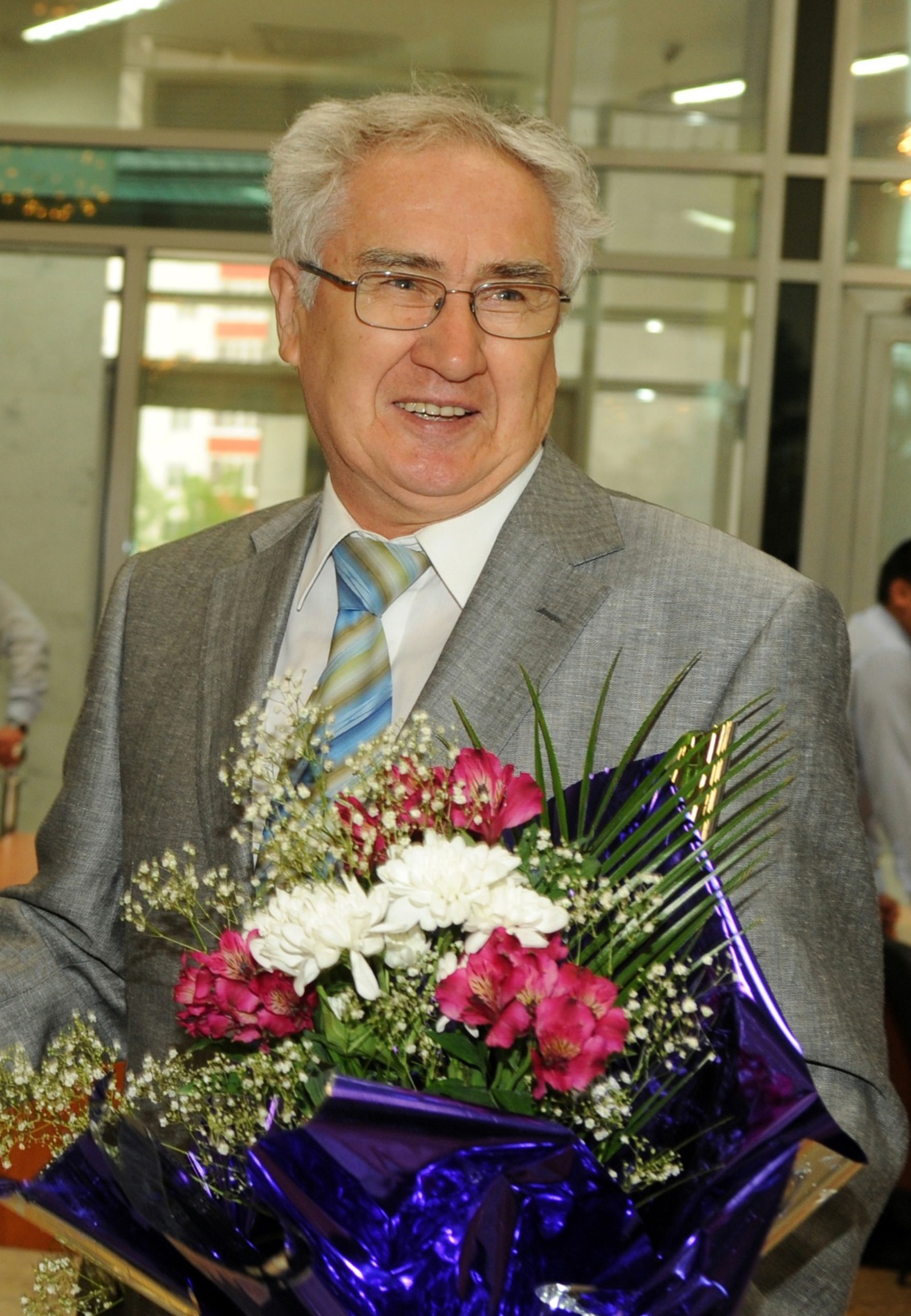 Раиф БАДЫКОВ  Академик АН РБ Марат Азнабаев.