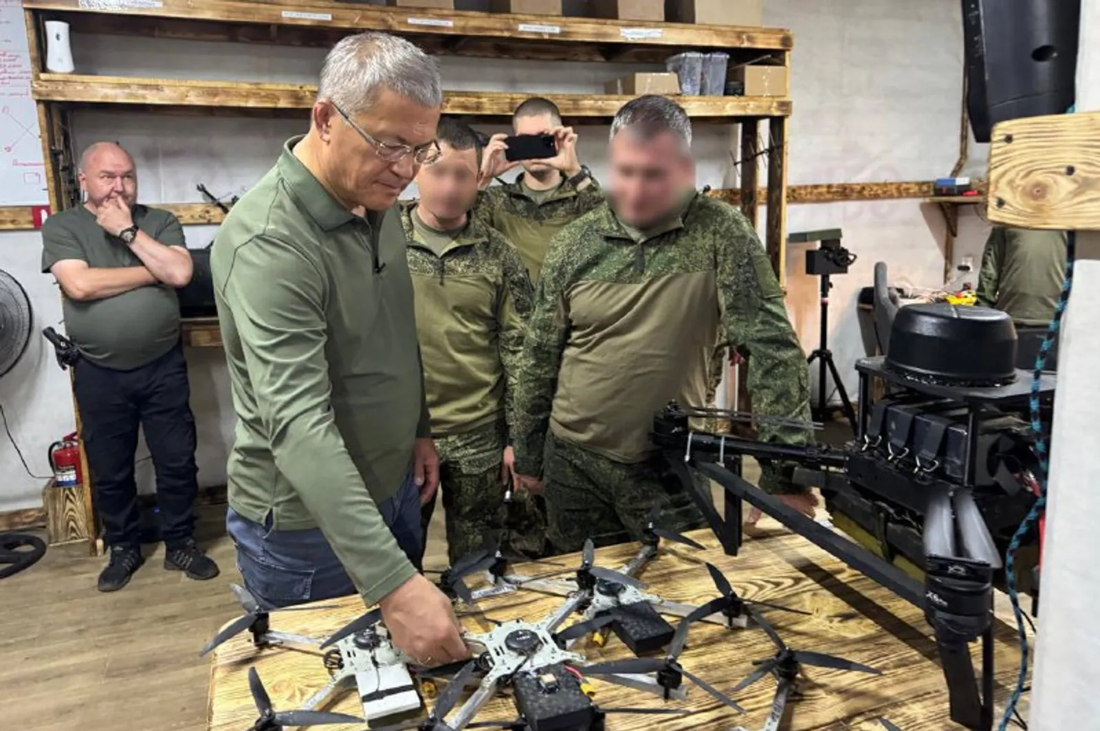 Радий Хабиров посетил на передовой инженерную бригаду