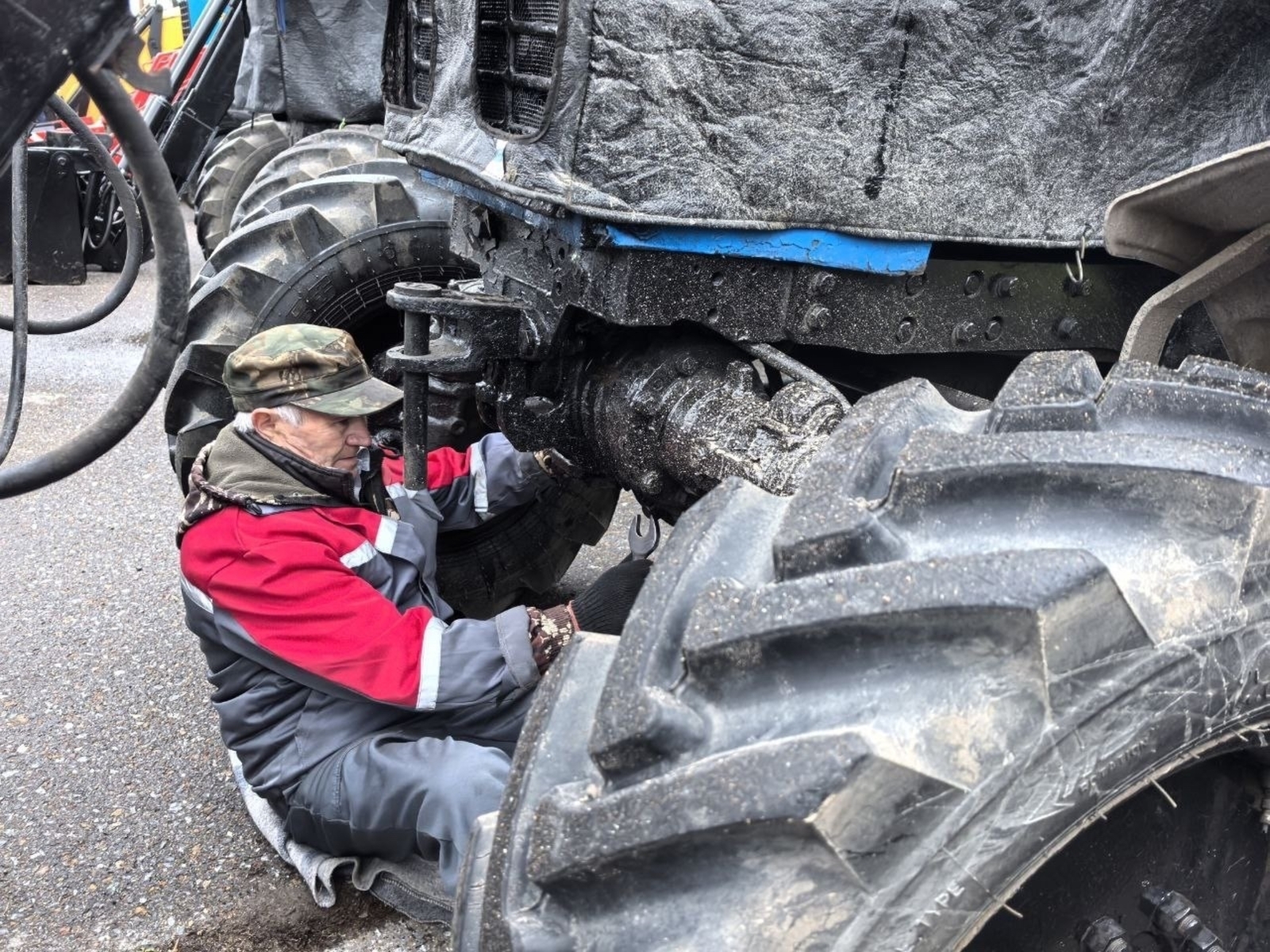 Андрей Назаров поздравил сотрудников ЖКХ с профессиональным праздником