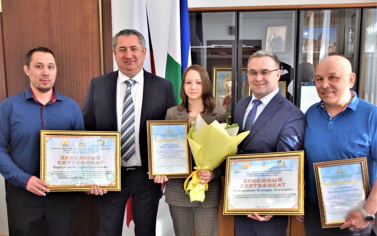 Школьница из Архангельского завоевала первое «золото» Башкирии в вольной борьбе в ПФО