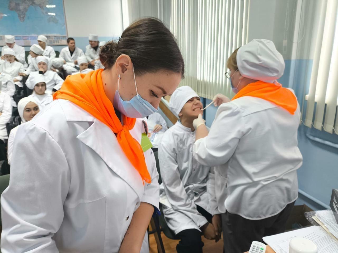 В Башкирии детские стоматологи провели профориентацию в медколледже