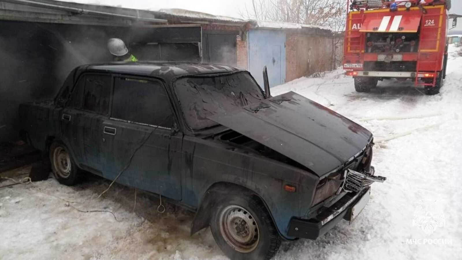 В сгоревшем гараже в городе в Башкирии пожарные нашли тело мужчины