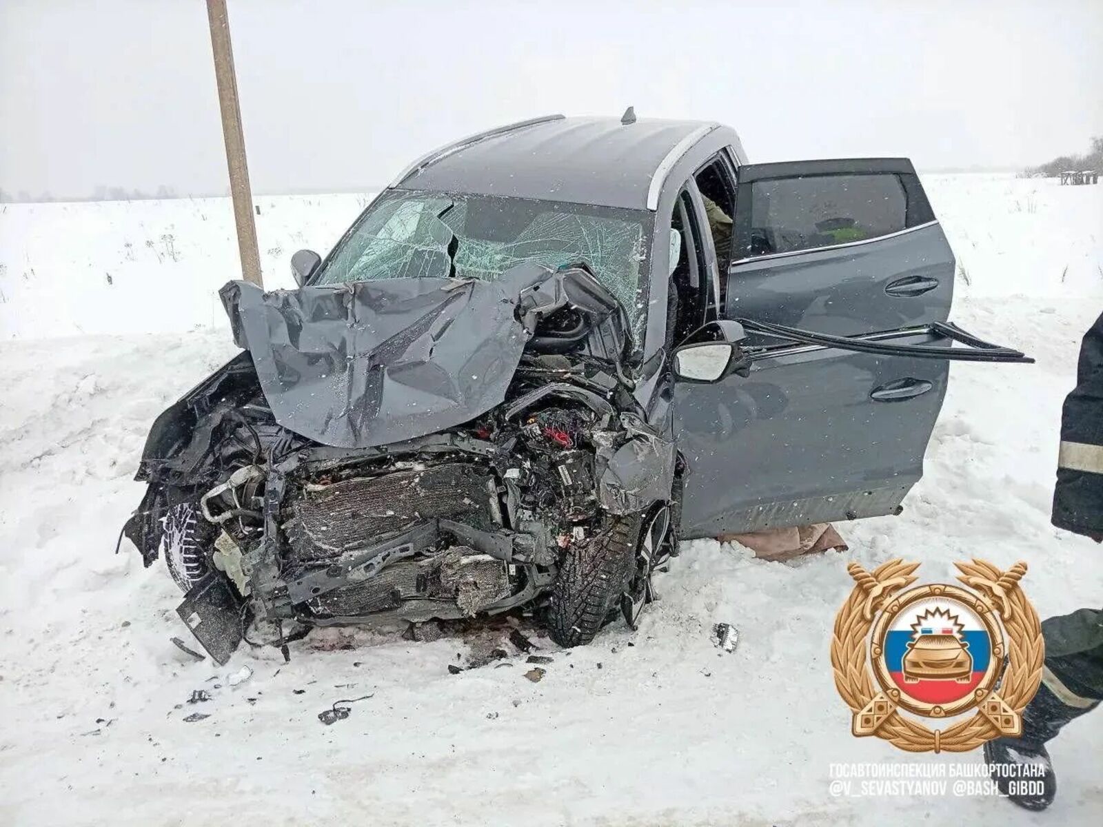 В Башкирии в ДТП с участием вахтового автобуса погиб человек