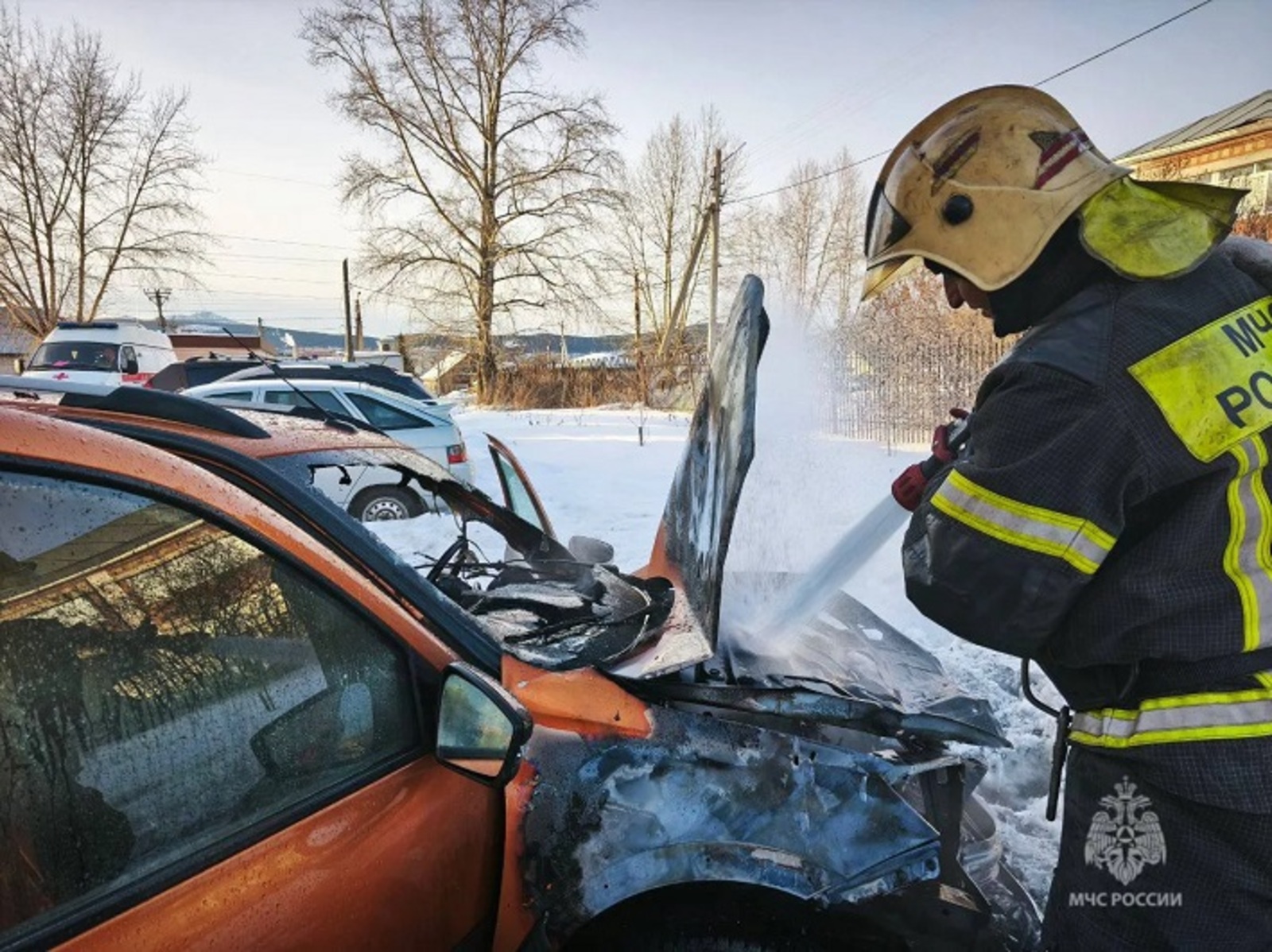 В Башкирии из горящей машины еле спасли водителя