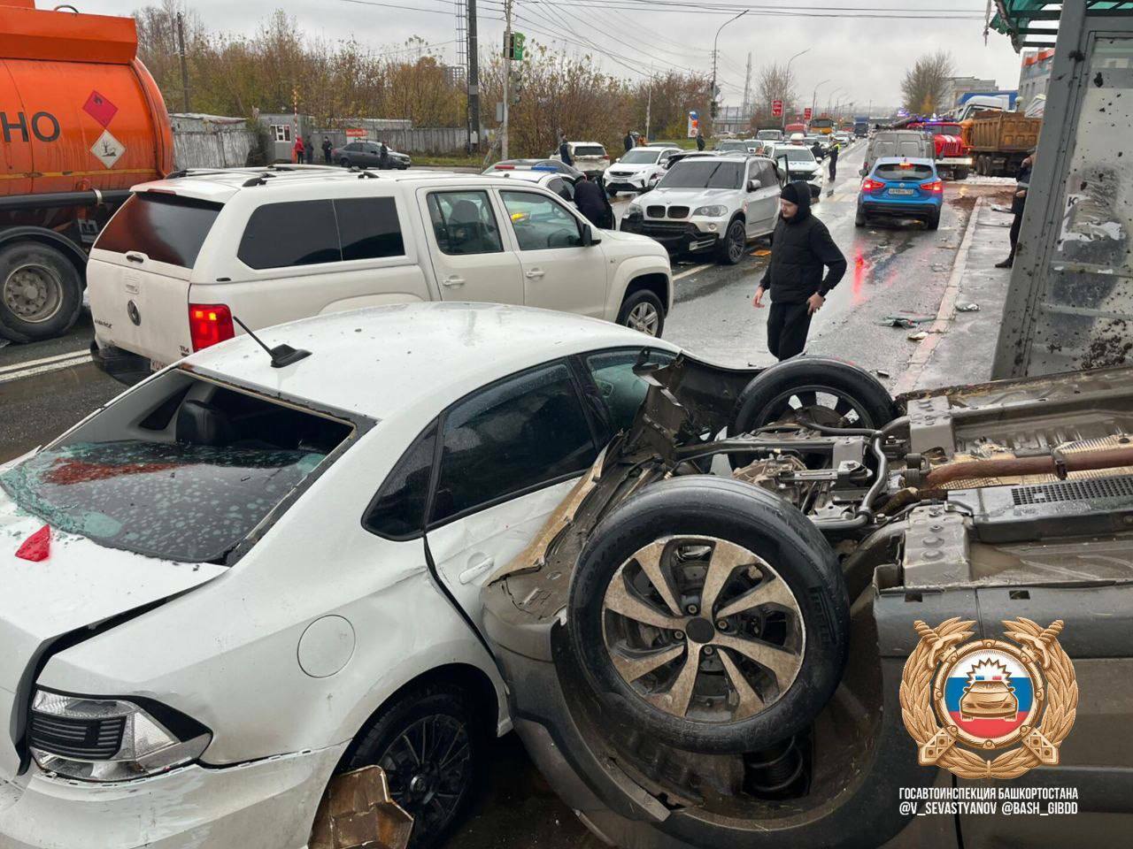 В Уфе два человека погибли в массовом ДТП