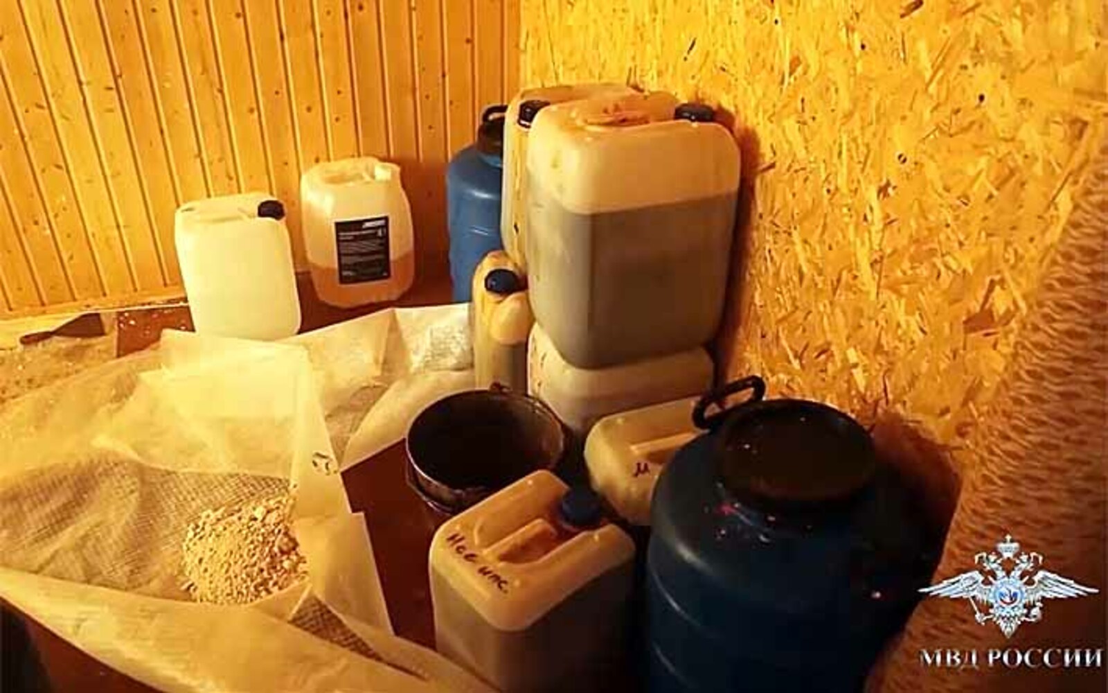 В Башкирии полицейские накрыли нарколабораторию со 123 килограммами мефедрона