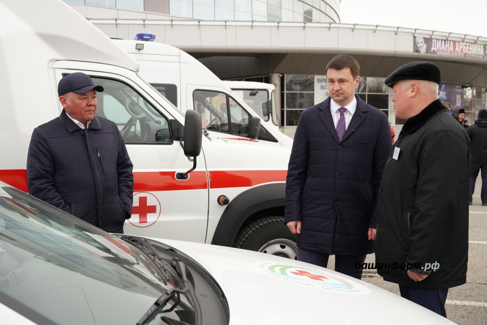 В больницы Башкирии отправились 65 новых специализированных автомобилей