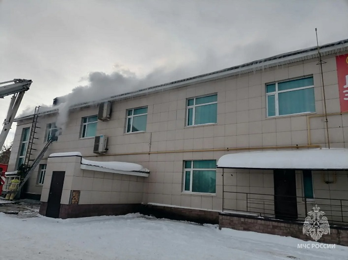 В Башкирии вспыхнул пожар в торговом центре