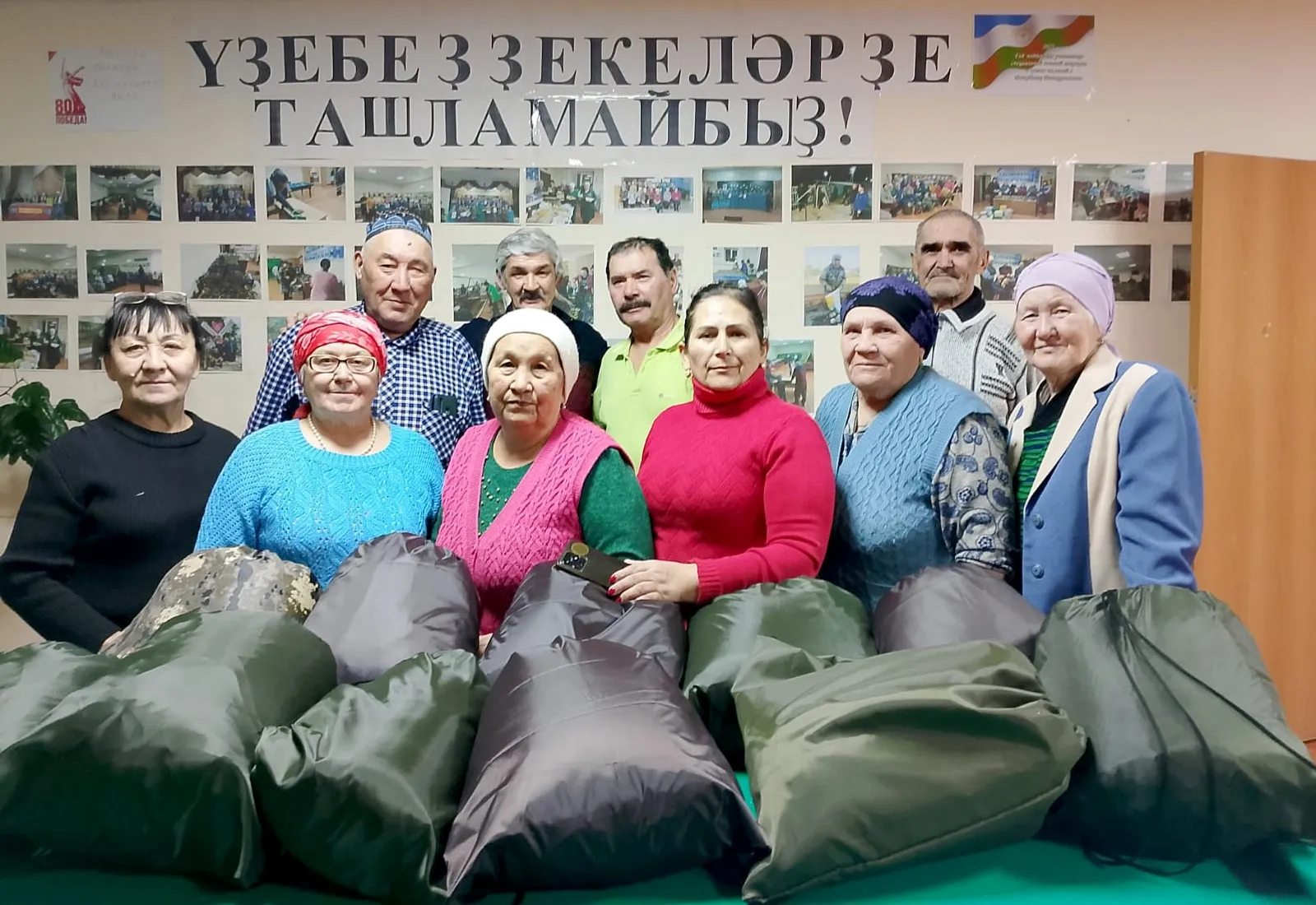 из личного архива Лены УЛТЫРАКОВОЙ Самая ценная награда для волонтеров — простое солдатское спасибо.