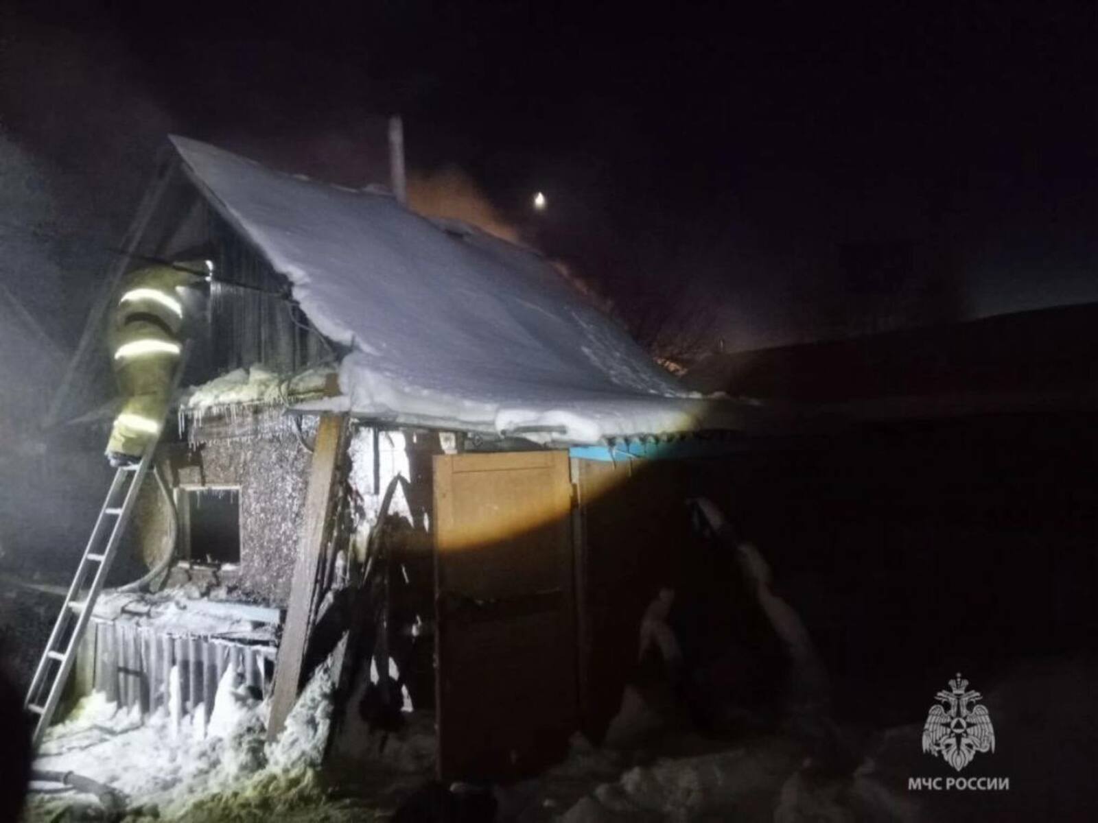 В Башкирии сгорела баня. В ней нашли мёртвого мужчину