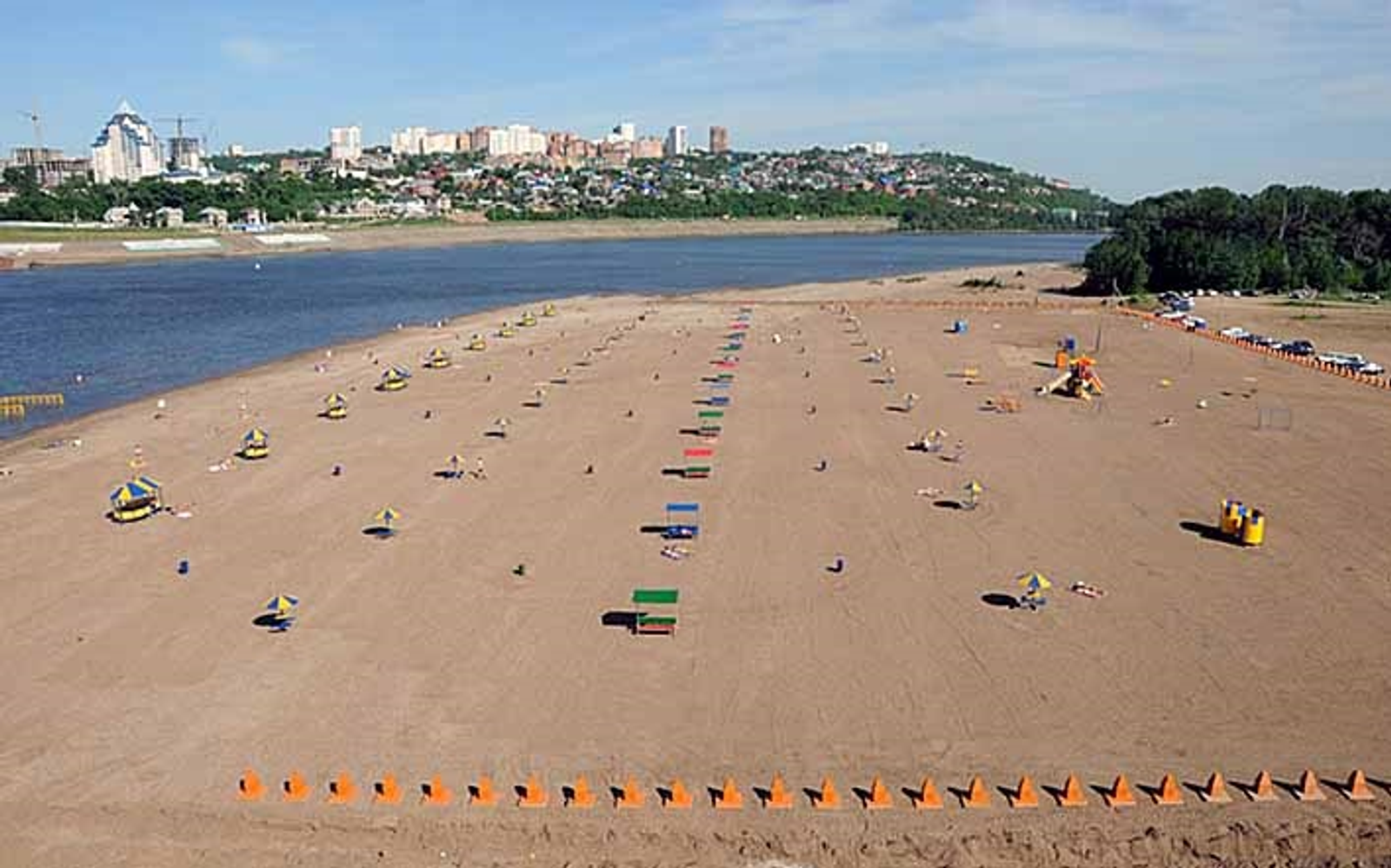 Ратмир Мавлиев поручил проверить качество воды на пляжах