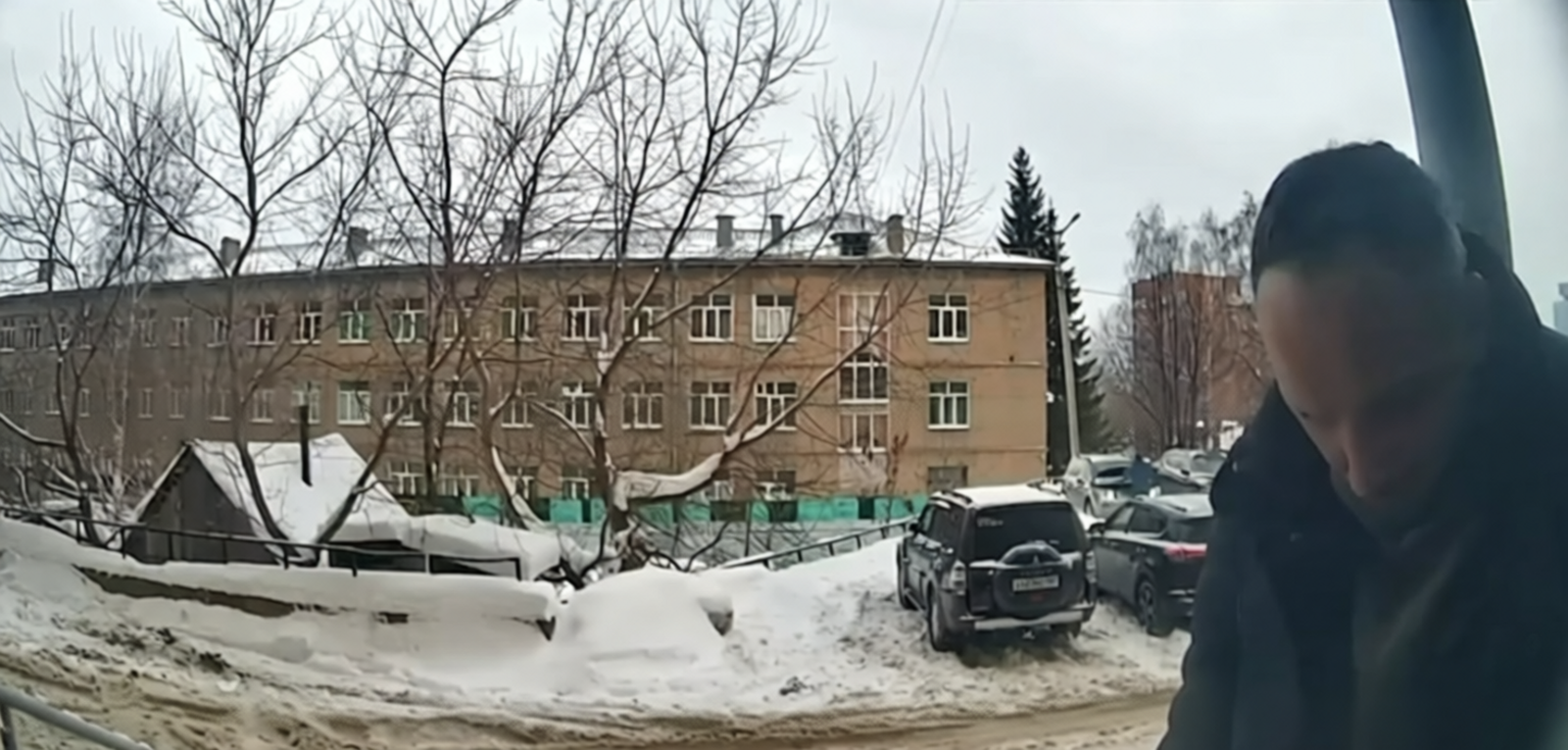 В Уфе ветеран СВО получил травму, пытаясь зайти в подъезд