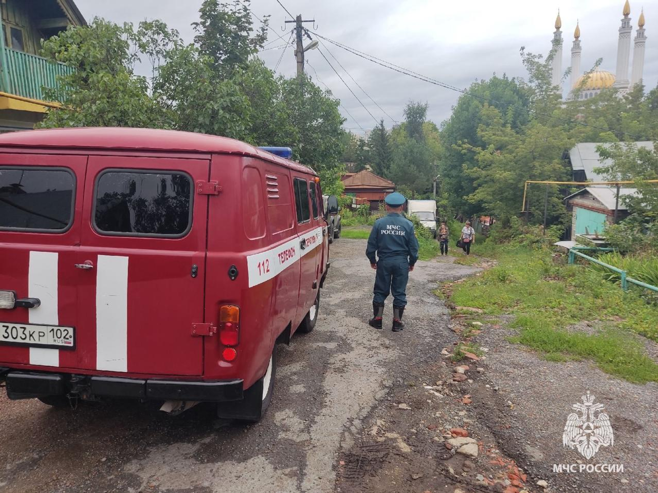 В Уфе ливень затопил дом. Жильцов пришлось эвакуировать