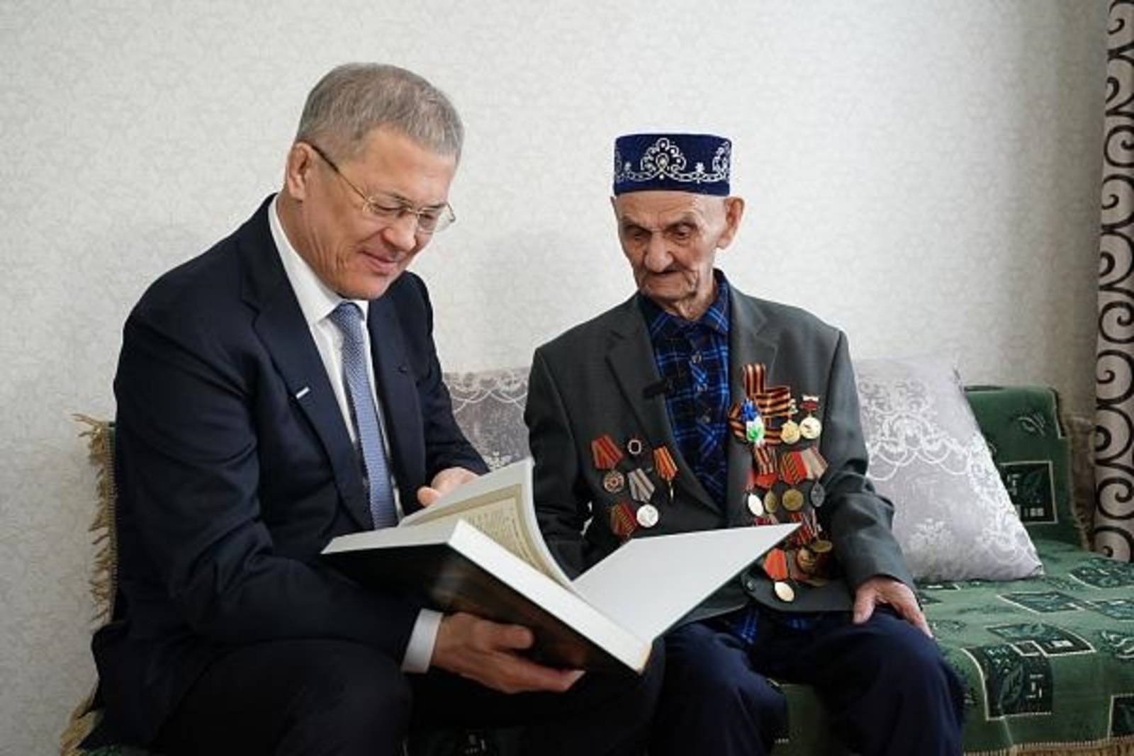 В Стерлитамакском районе Радий Хабиров навестил 99-летнего ветерана