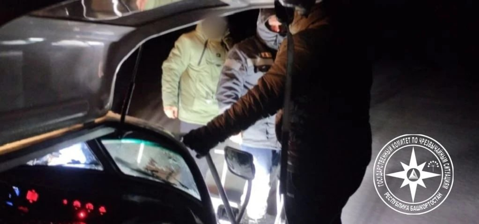 В Башкирии спасатели эвакуировали людей, застрявших на Павловском водохранилище