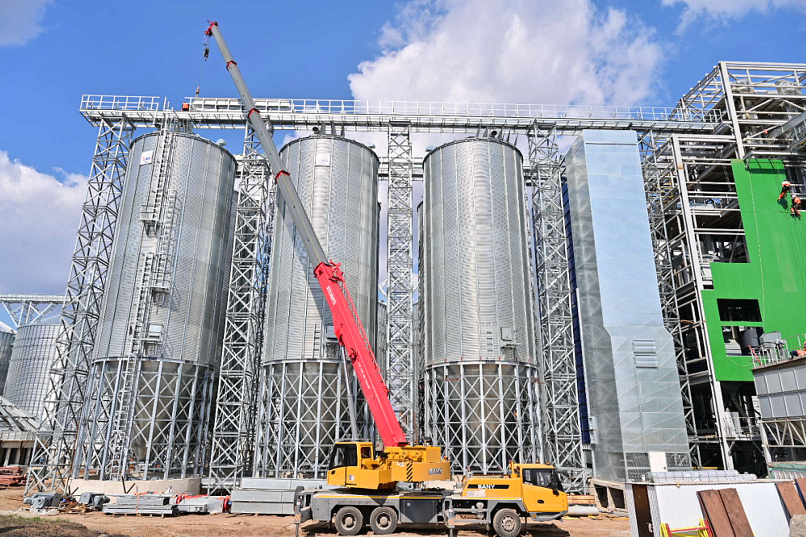 В Кармаскалинском районе строят крупнейший в Башкирии элеватор