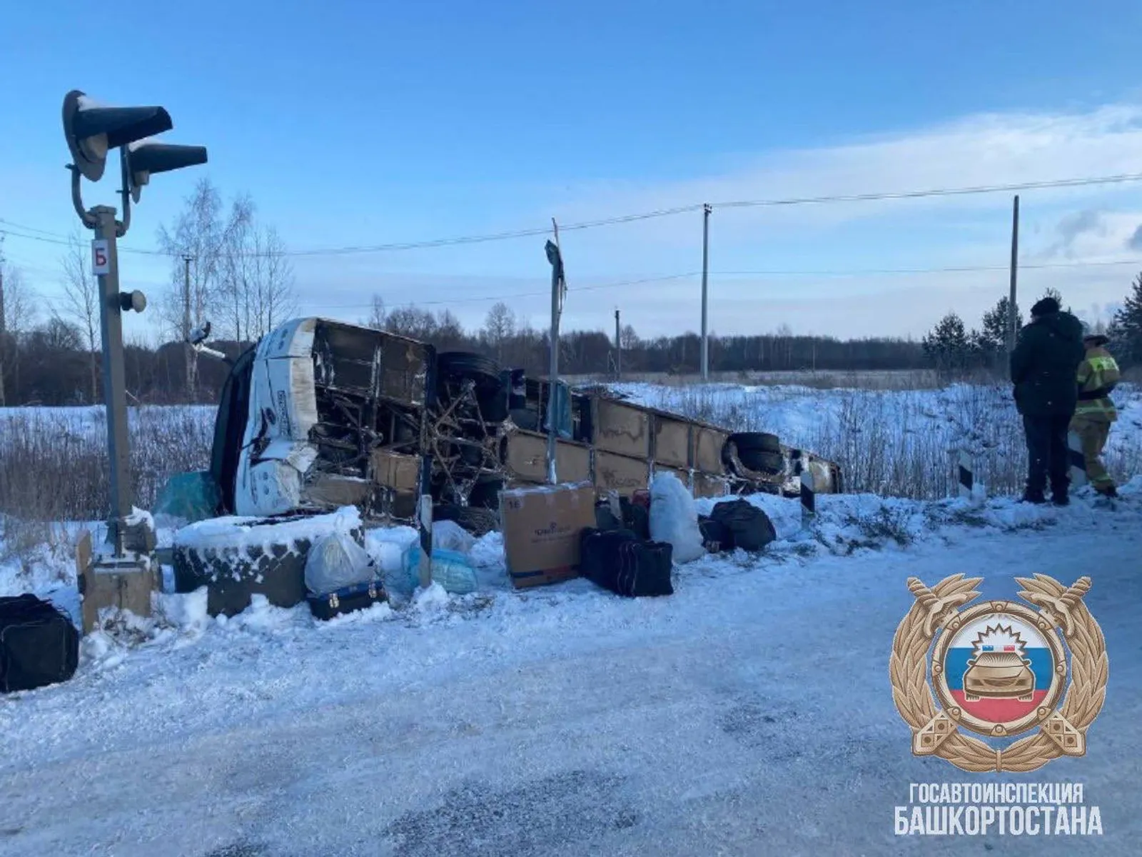 В Башкирии опрокинулся автобус с вахтовиками