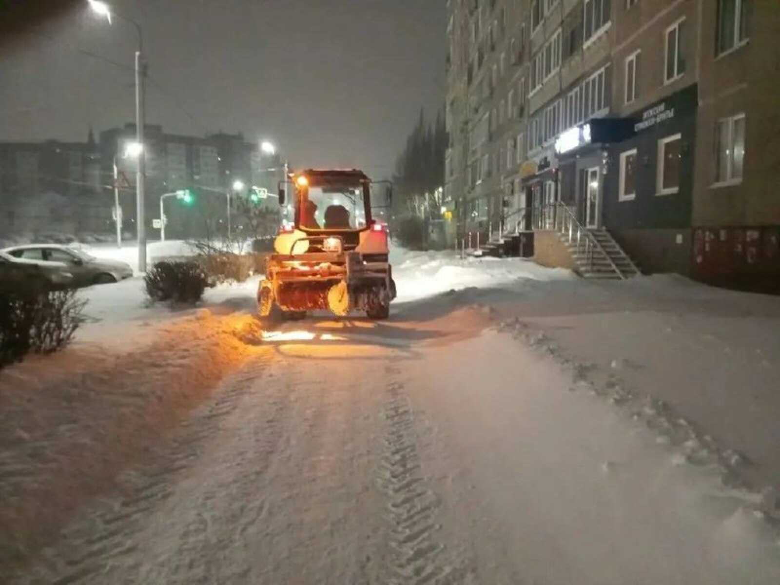 В Уфе из-за снегопадов коммунальные службы перешли на круглосуточный режим