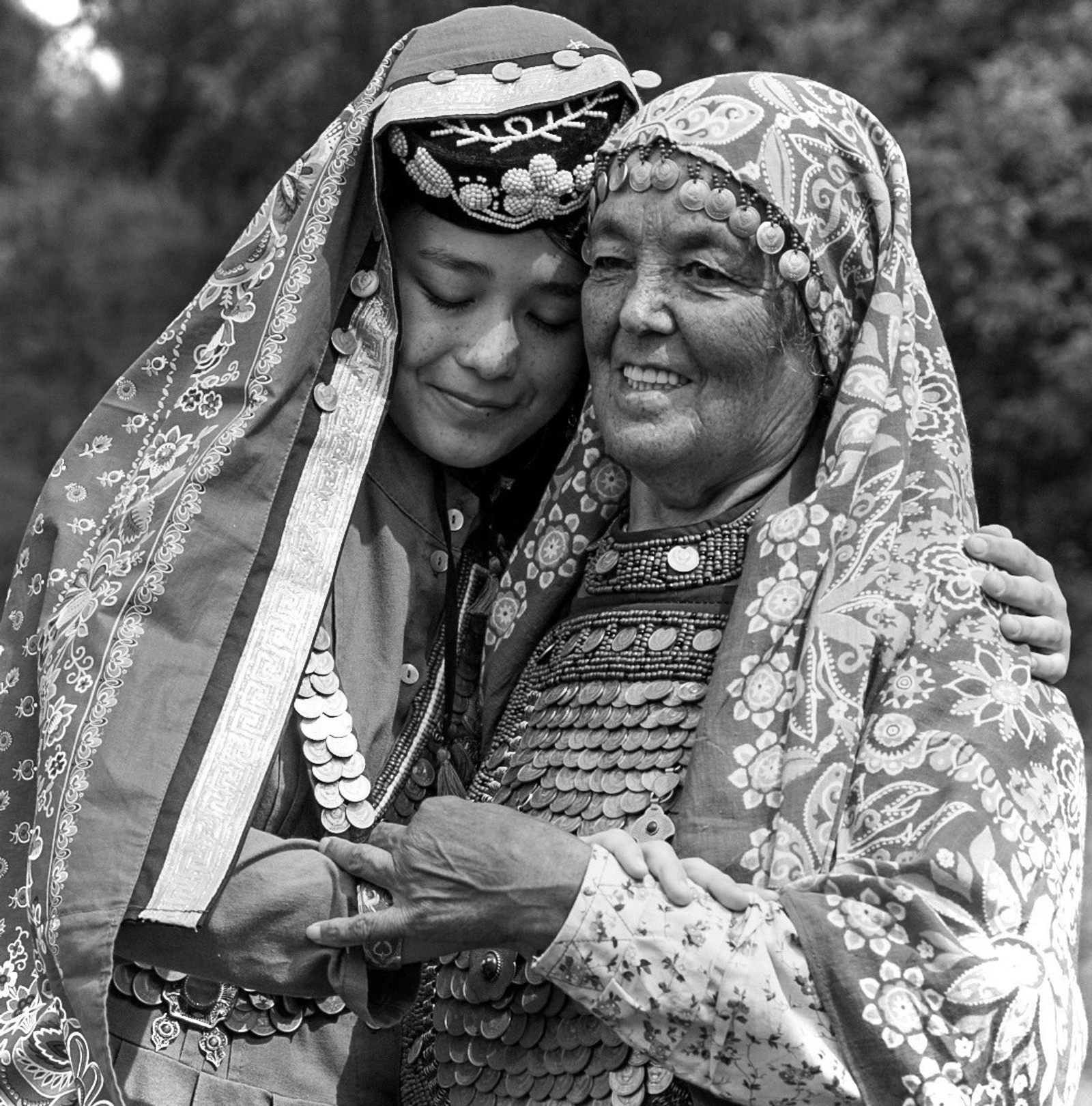 Людмила КАМНЕВА  Согласно восточным учениям, мудрость и благочестие бабушки создают защиту для будущих поколений.