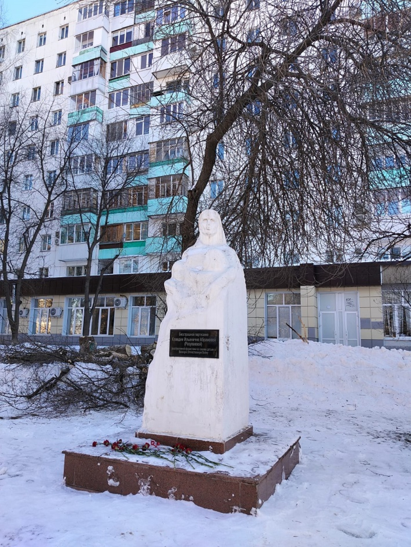 В Уфе благоустроят сквер у памятника Клавдии Абрамовой