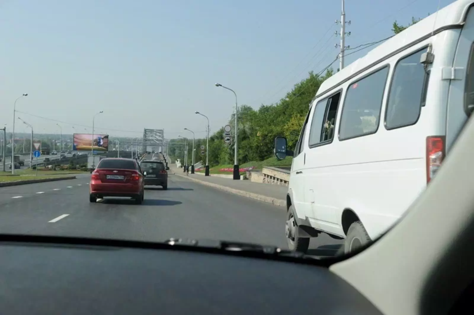 В Уфе продлили ограничения на арочном мосту